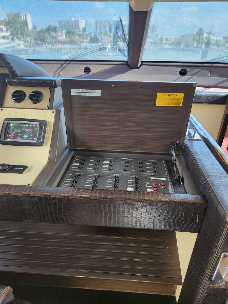 2014 Azimut 70 