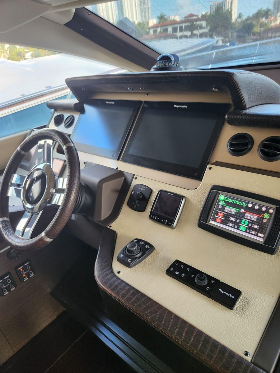 2014 Azimut 70 