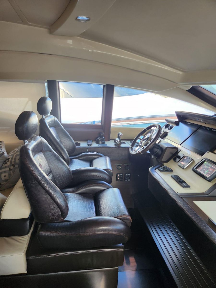 2014 Azimut 70 