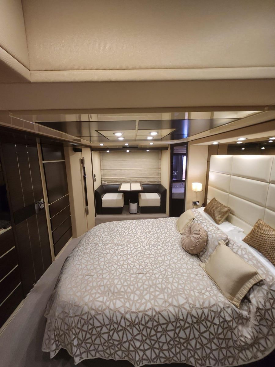 2014 Azimut 70 