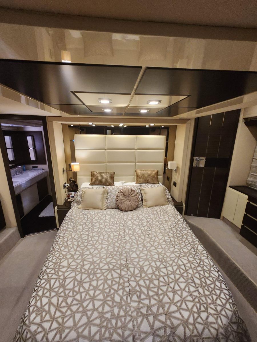 2014 Azimut 70 
