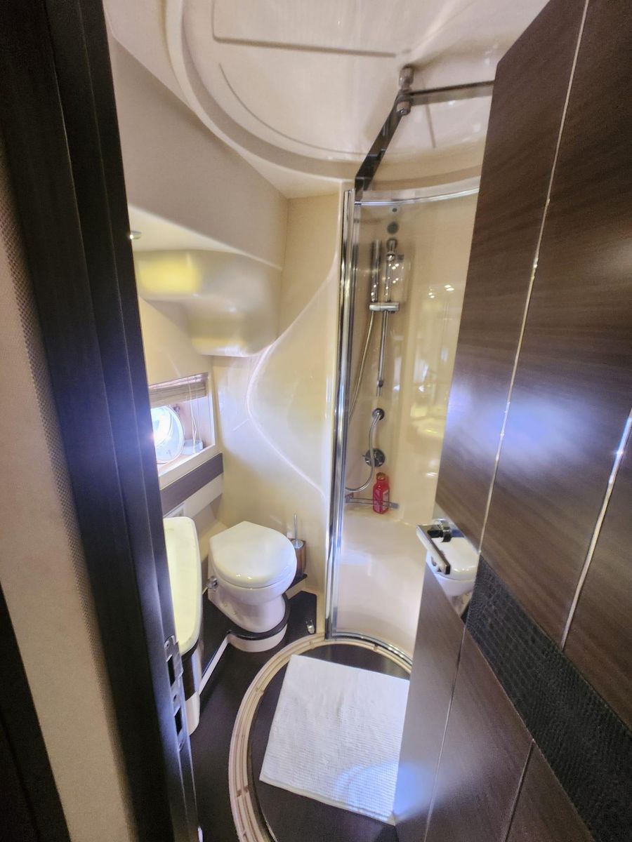 2014 Azimut 70 