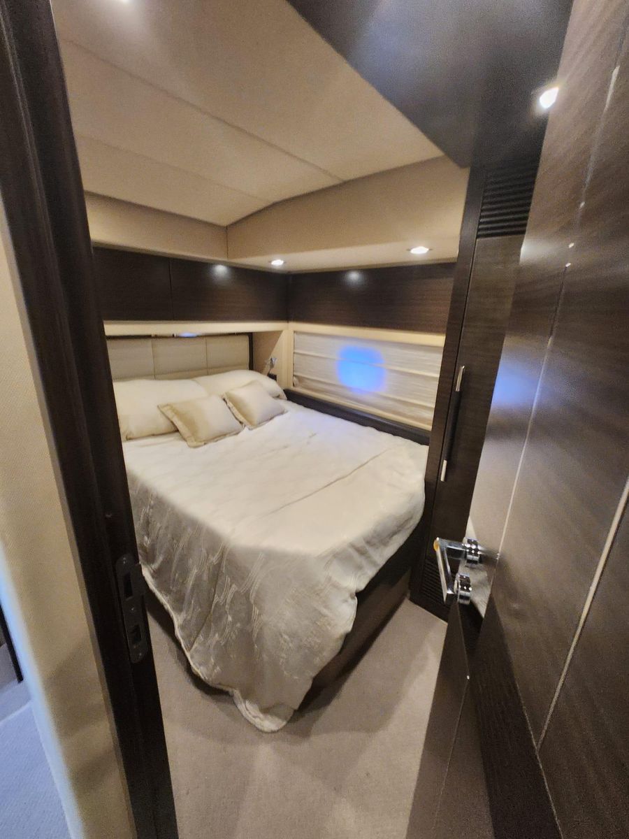 2014 Azimut 70 