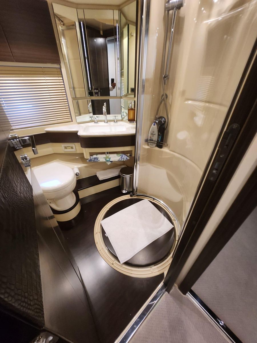 2014 Azimut 70 