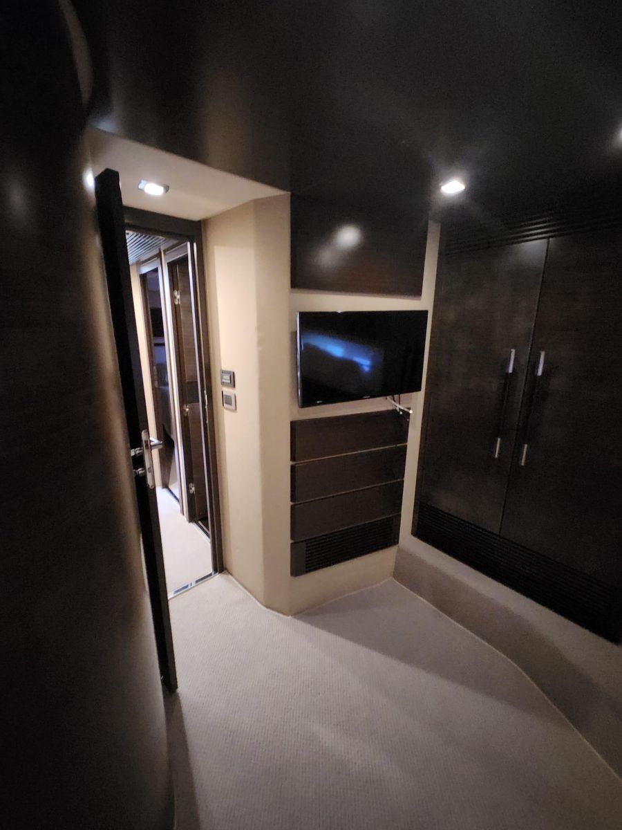 2014 Azimut 70 