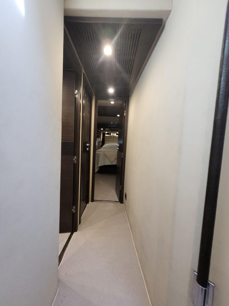 2014 Azimut 70 
