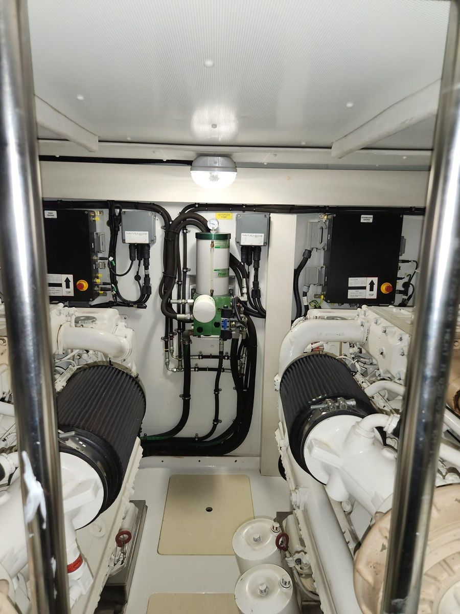2014 Azimut 70 