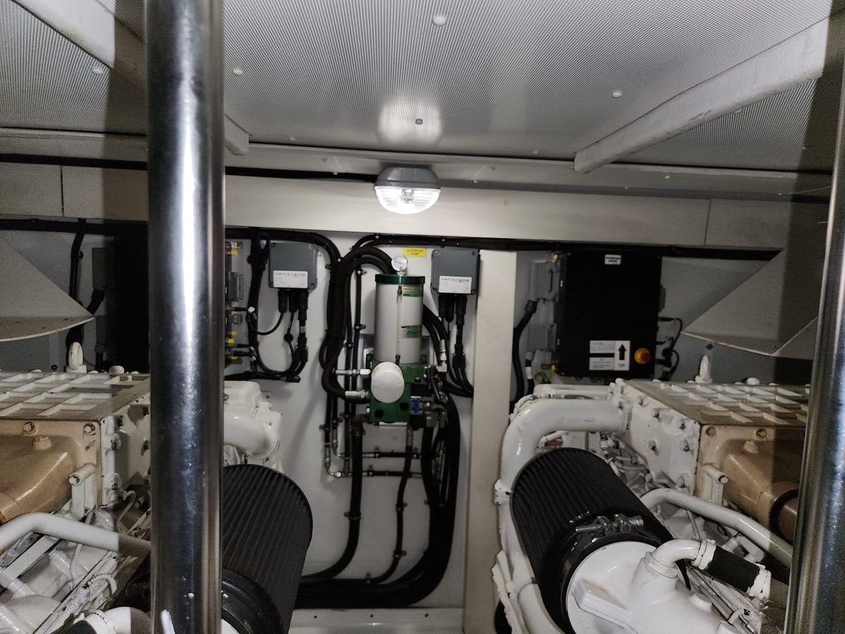2014 Azimut 70 