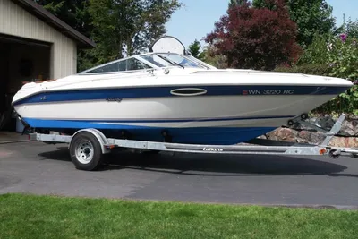 Sea Ray 22 Express Cruiser