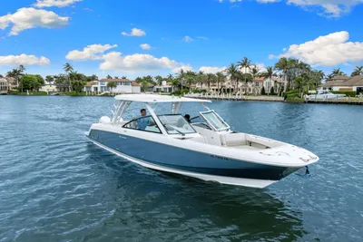 Boston Whaler 320 Vantage