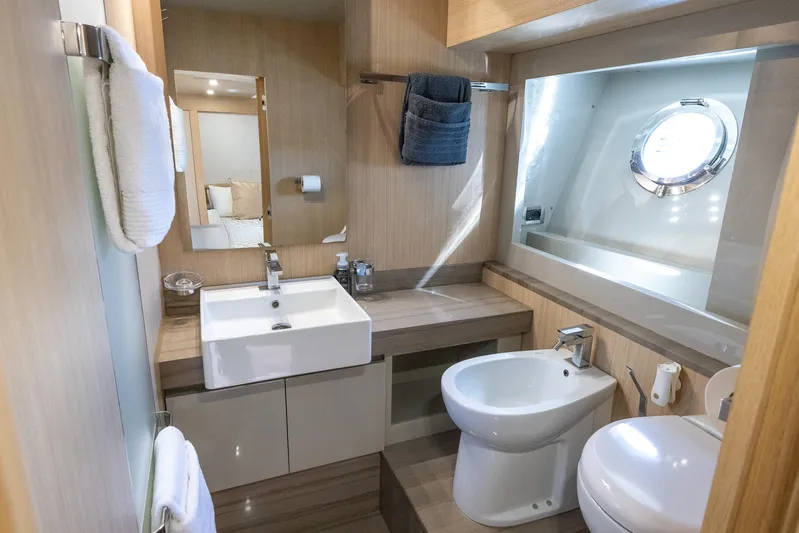 Sea Metri V Yacht Photos Pics Luxurious yacht bathroom with modern fixtures, Amer 94 model, 2017.