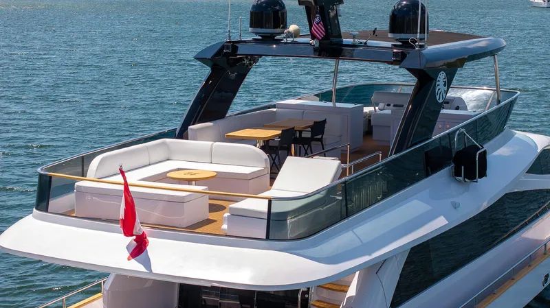 Sea Metri V Yacht Photos Pics Luxurious 2017 Amer 94 yacht with spacious deck and elegant seating on the water.