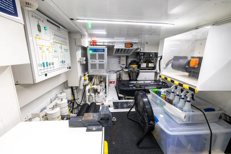 Sea Metri V Yacht Photos Pics 