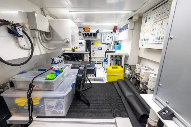 Sea Metri V Yacht Photos Pics 