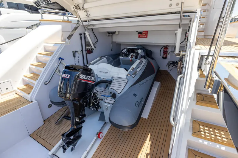 Sea Metri V Yacht Photos Pics 