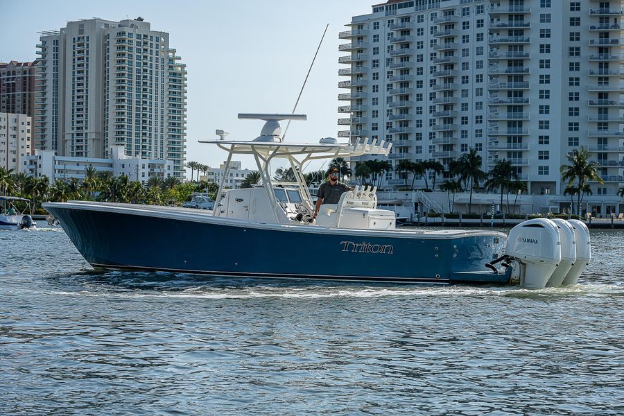 2017 Regulator 34 SS