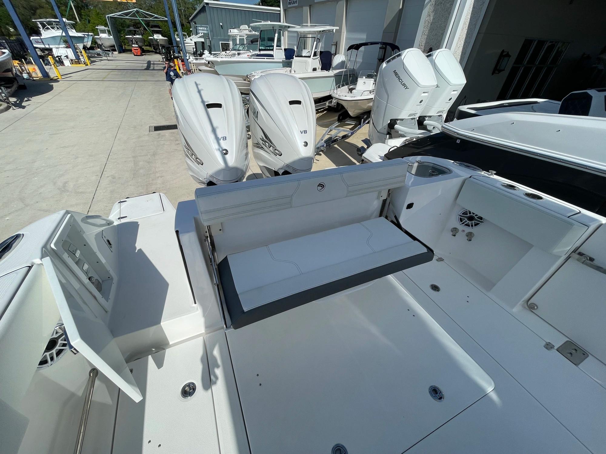 2023 Edgewater 340 CC Center Console for sale - YachtWorld