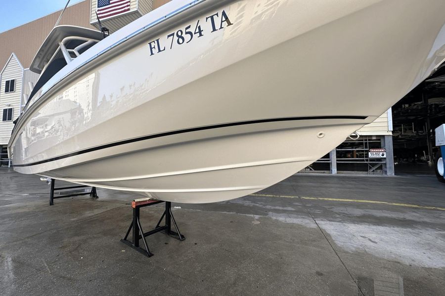 2018 Boston Whaler 270 Vantage