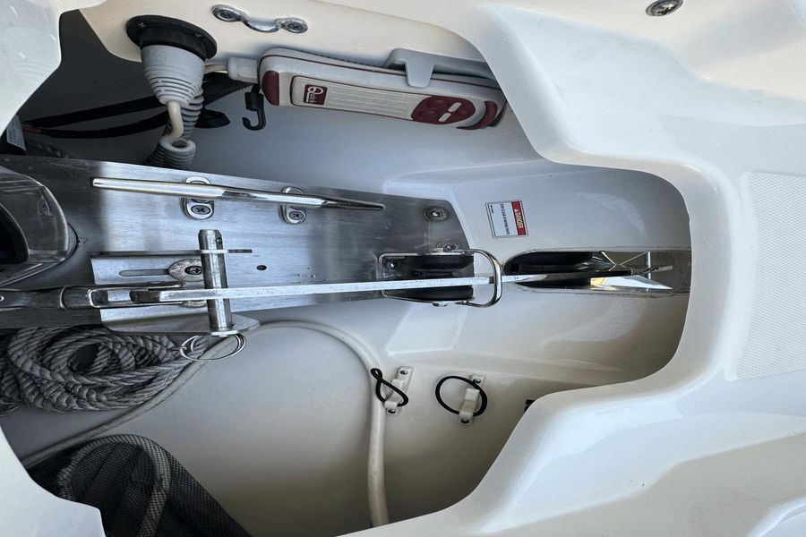 2018 Boston Whaler 270 Vantage