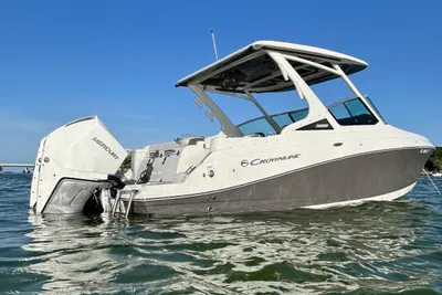 Crownline 260DC