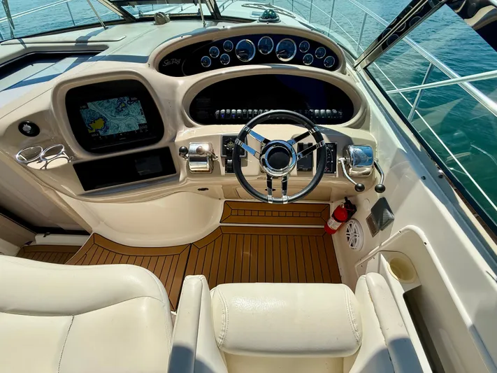  Yacht Photos Pics 1999 SEA RAY 380 SUNDANCER - Image 16