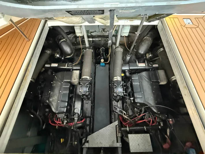  Yacht Photos Pics 1999 SEA RAY 380 SUNDANCER - Image 37