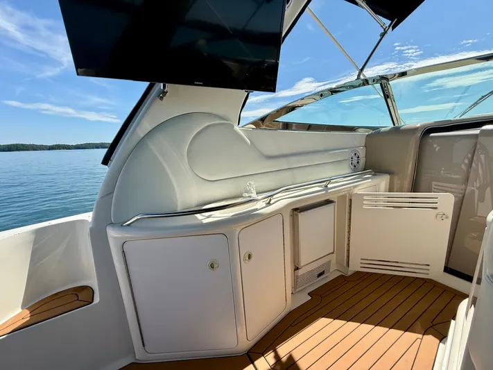  Yacht Photos Pics 1999 SEA RAY 380 SUNDANCER - Image 25