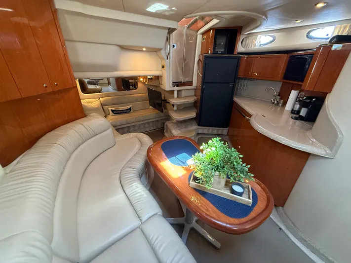  Yacht Photos Pics 1999 SEA RAY 380 SUNDANCER - Image 31