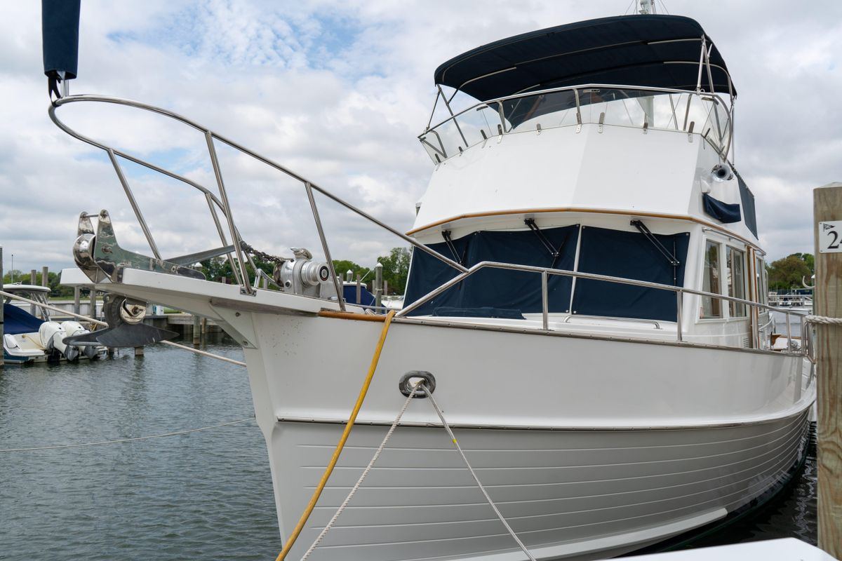 2001 Grand Banks 42 