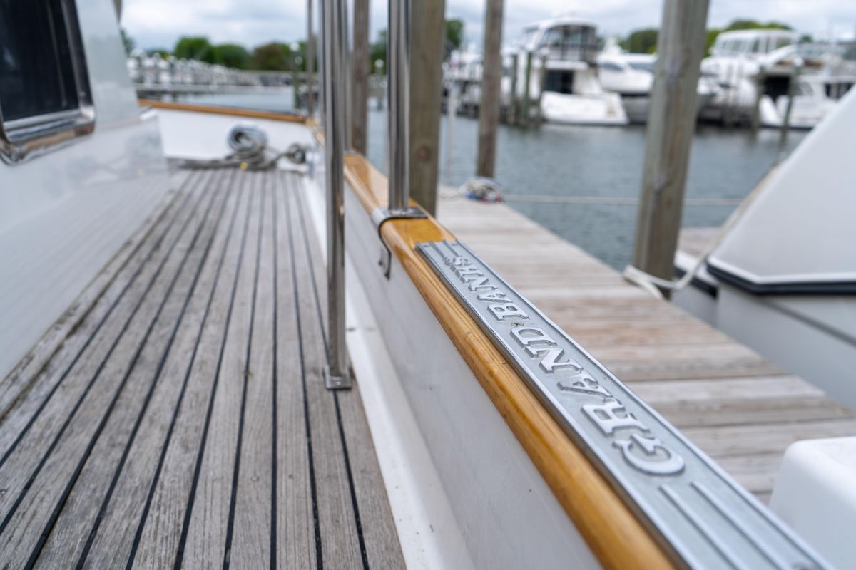 2001 Grand Banks 42 