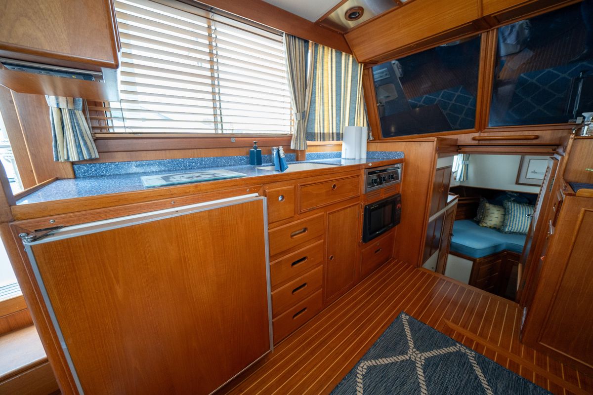 2001 Grand Banks 42 