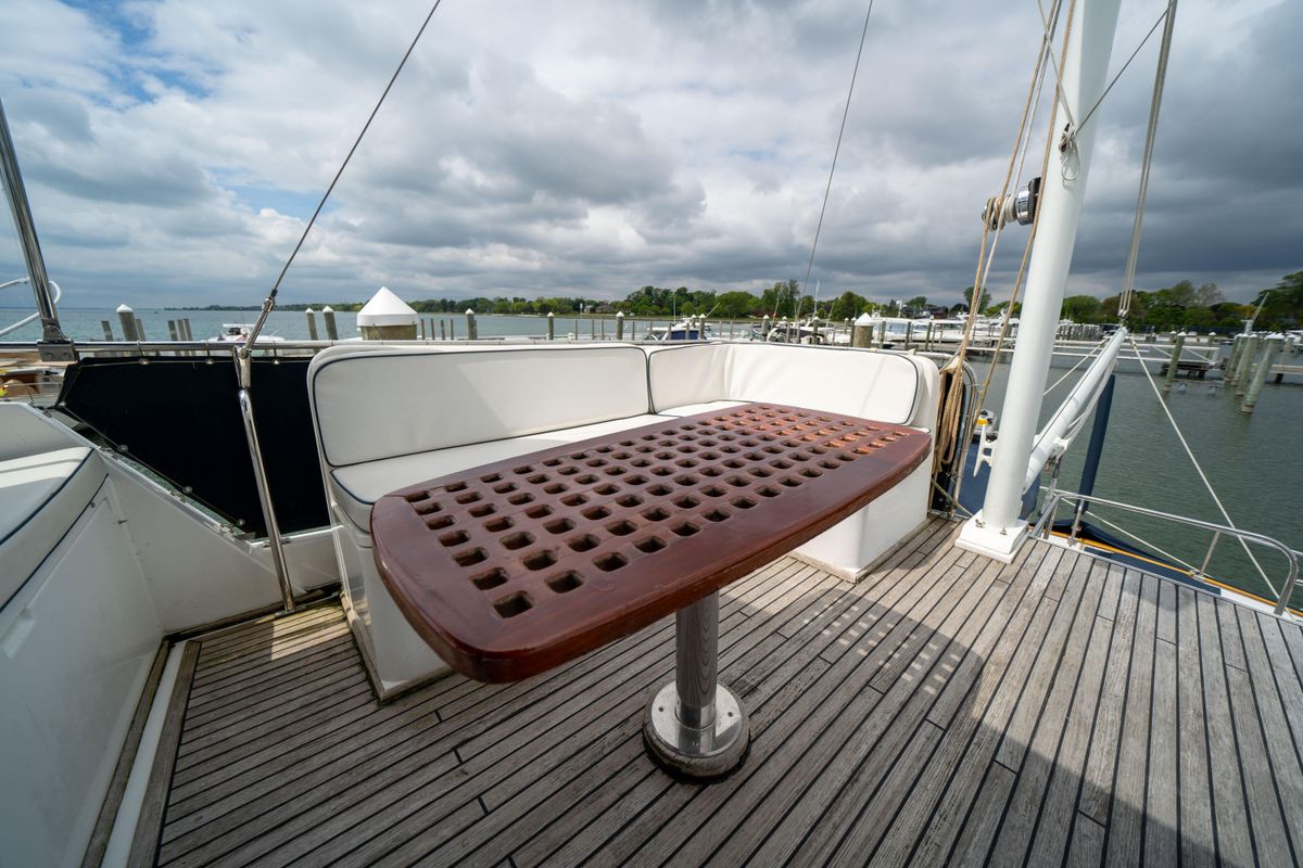2001 Grand Banks 42 