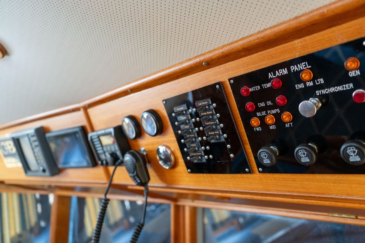 2001 Grand Banks 42 