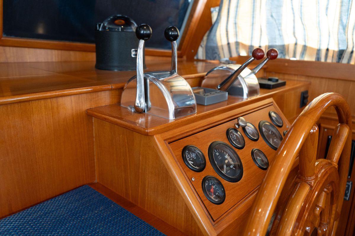 2001 Grand Banks 42 