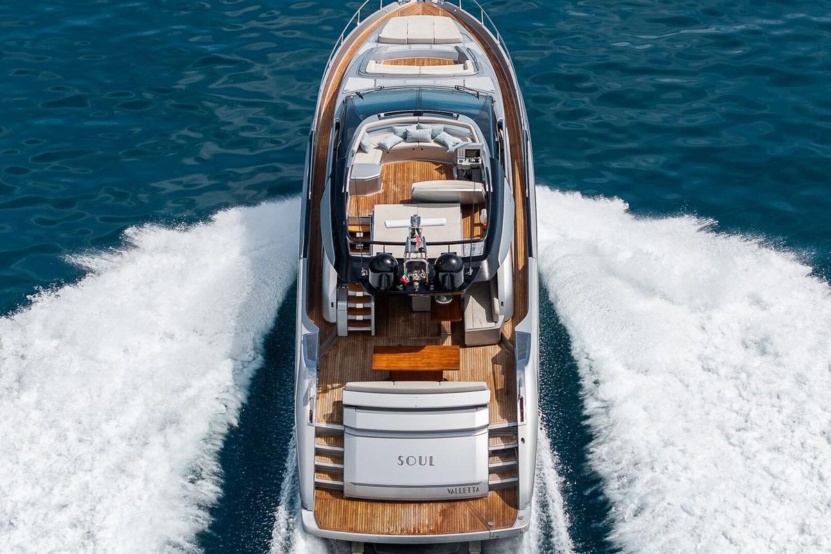 2016 Riva 76 