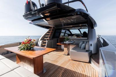 Yacht