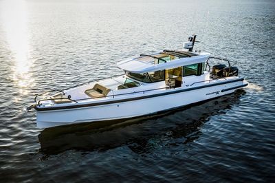 2023 Axopar 37 XC CROSS CABIN
