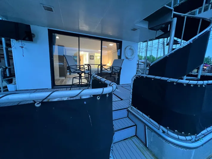 The Elegant Lady Yacht Photos Pics 