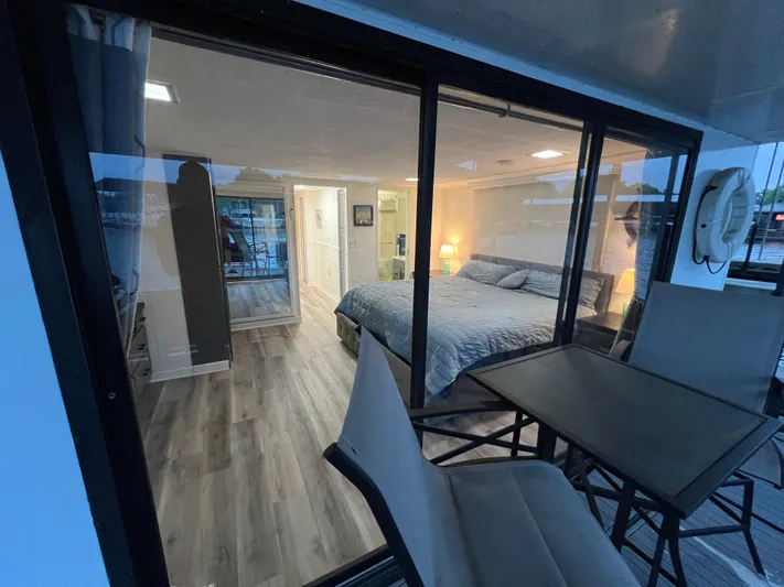 The Elegant Lady Yacht Photos Pics 