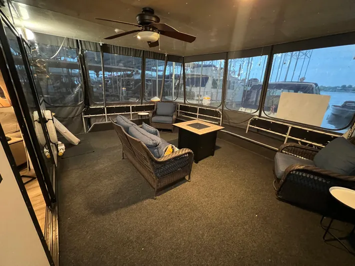 The Elegant Lady Yacht Photos Pics 