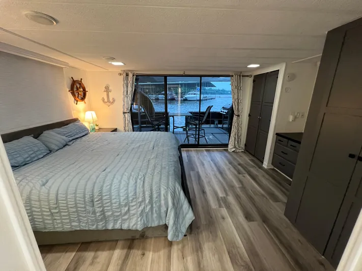 The Elegant Lady Yacht Photos Pics 