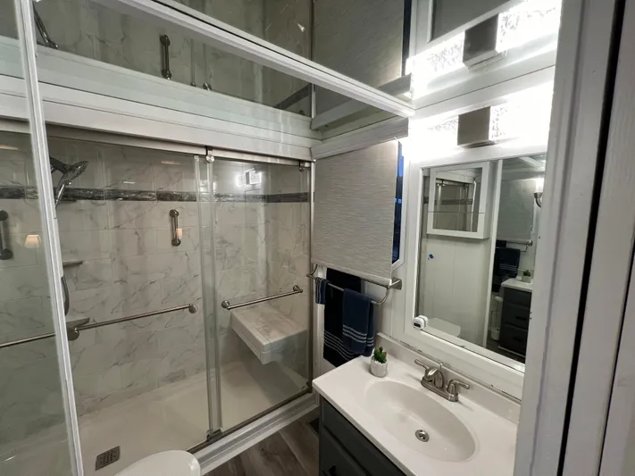 The Elegant Lady Yacht Photos Pics 