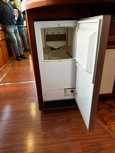 For Reel Yacht Photos Pics Ice Maker