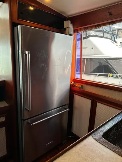 For Reel Yacht Photos Pics Galley Fridge