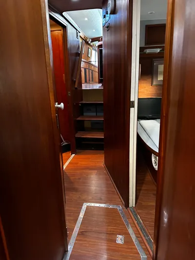 For Reel Yacht Photos Pics Companionway