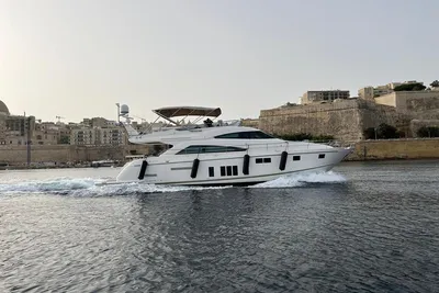 2016 Fairline Squadron 65