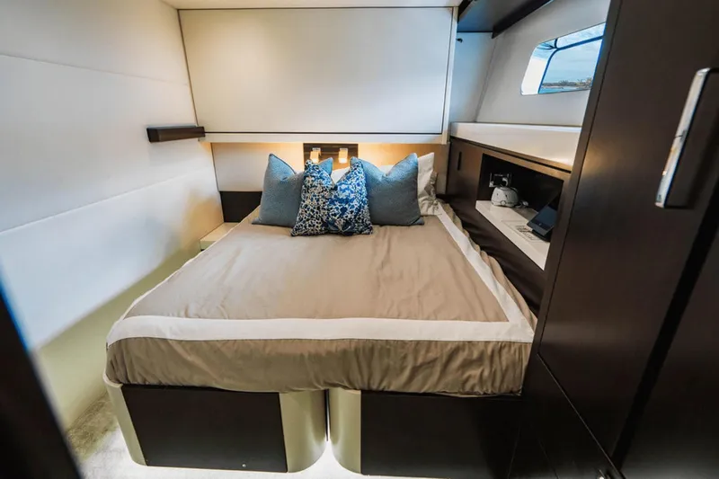 Surplus Lines Yacht Photos Pics 