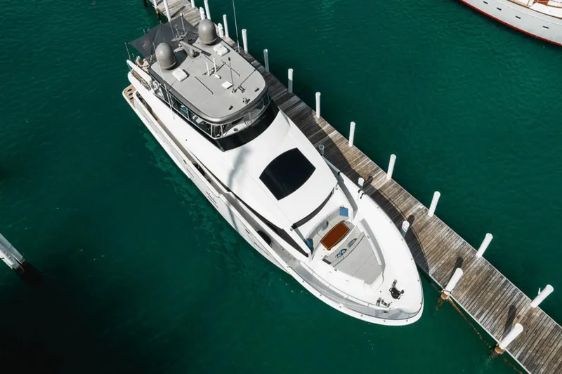 Surplus Lines Yacht Photos Pics 