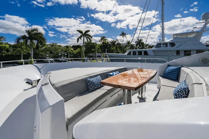 Surplus Lines Yacht Photos Pics 