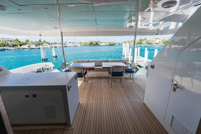 Surplus Lines Yacht Photos Pics 